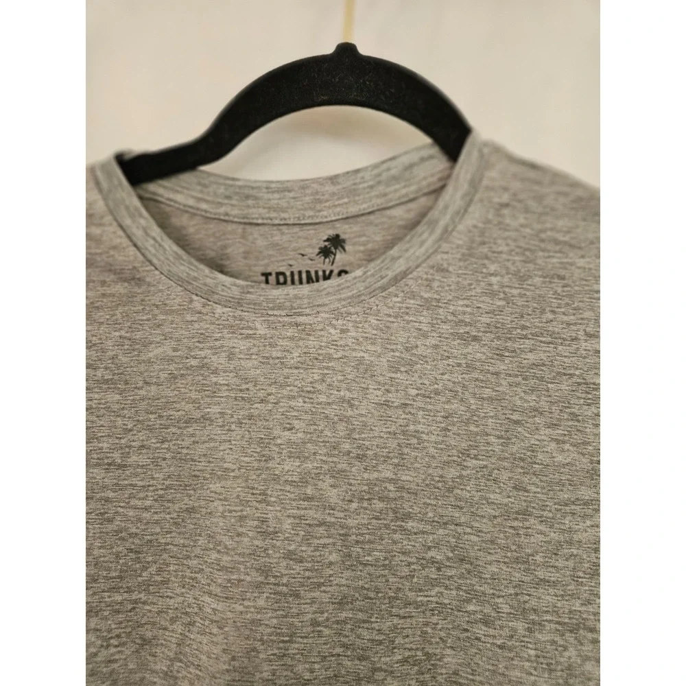 Trunks Surf &‎ Swim Co T-shirt S Mens Coral UPF 50+ Beach Ocean Pool Vacation